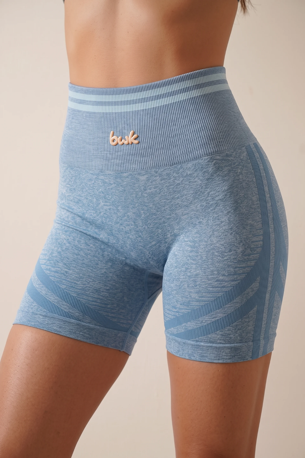 The Essential Shorts Light Blue