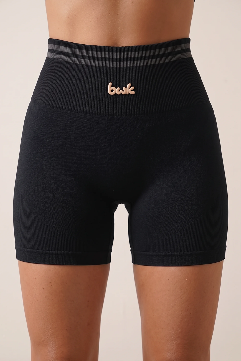 The Essential Shorts Black